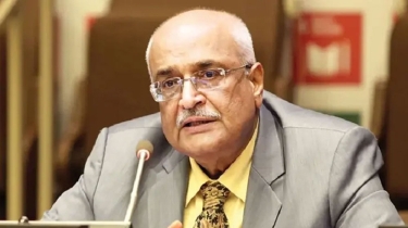 মার্কিন শুল্ক নিয়ে এত ভয়ের কিছু নেই: দেবপ্রিয় ভট্টাচার্য