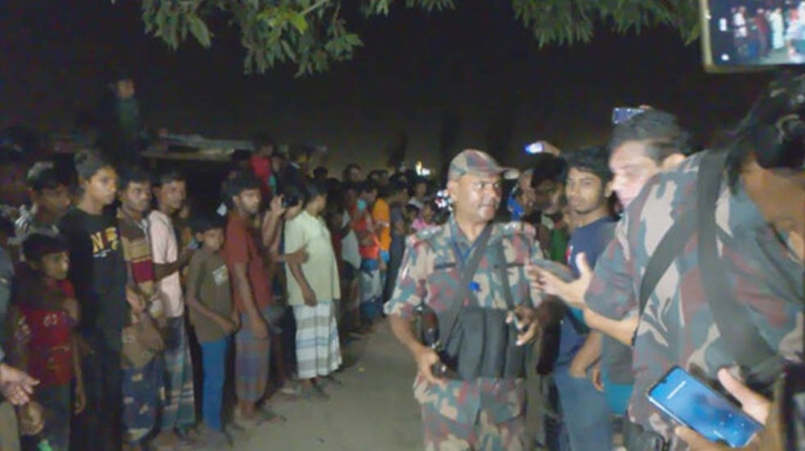 পতাকা বৈঠকে নিজ নাগরিকদের ফেরত নিল বিজিবি-বিএসএফ পতাকা বৈঠকে নিজ নাগরিকদের ফেরত নিল বিজিবি-বিএসএফ