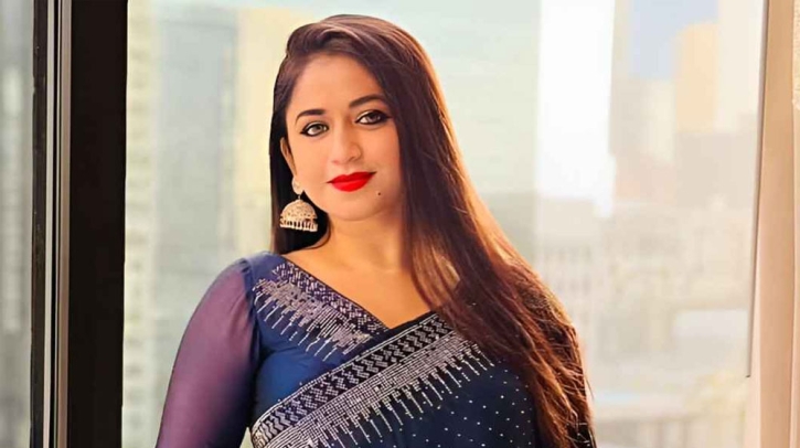 সুগার ড্যাডি থাকলে কম কাজ করেও টাকা কামানো যায়: ফারিয়া সুগার ড্যাডি থাকলে কম কাজ করেও টাকা কামানো যায়: ফারিয়া