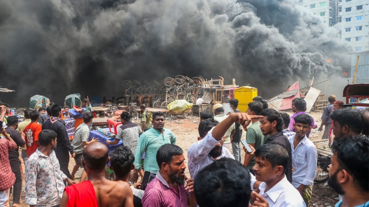 কদমতলীর গ্যাসলাইটার কারখানায় আগুন:৫ মরদেহ উদ্ধার